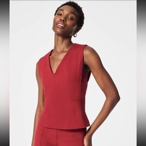 SPANX The Perfect V-neck Seamed Top